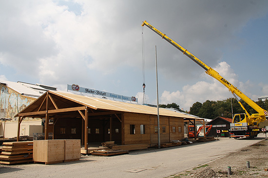 Hier entsteht der "Goldene Hahn" - früher stand hier Poschner neben dem Hacker Zelt (©Foto: Marikka_laila Maisel)